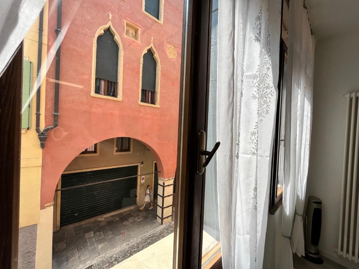 Appartamento Ai Portici Di Via Savonarola Padova Eksteriør bilde